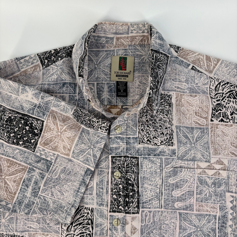 Tori Richard Honolulu Mens Medium Cotton Pineapple Tribal Aloha Shirt Hawaii